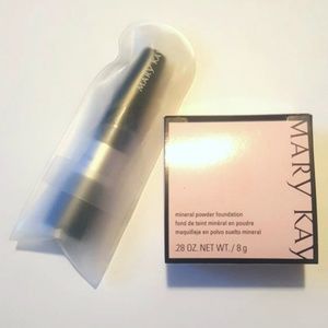 Beige .5 Mineral Powder Foundation with Brush Mini